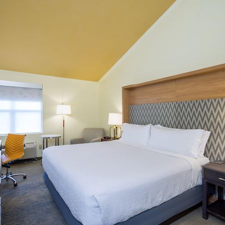 Holiday Inn Cape Cod - Hyannis By Ihg Exterior foto